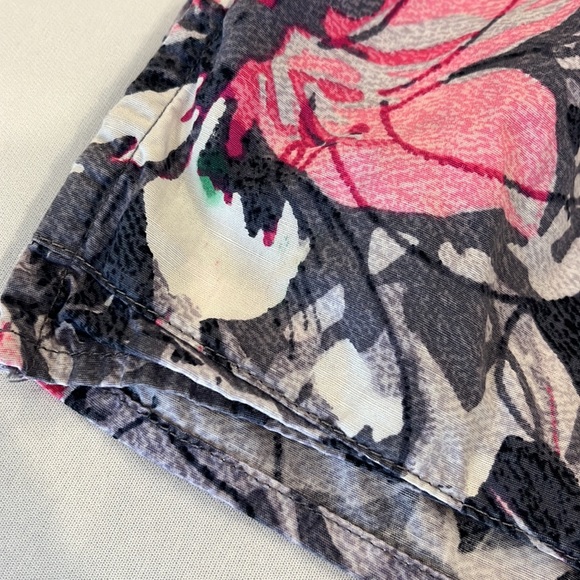 SCRUB TOP - Picture 2 of 2